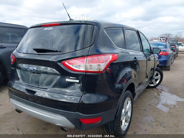 1FMCU0GX5FUA90327 Ford ESCAPE SE