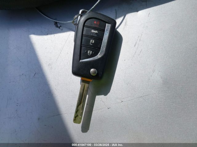 5YFEPRAE9LP116680 Toyota COROLLA LE