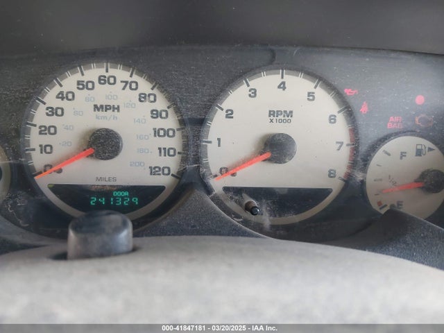41847181 :رقم المزاد ، 1B3ES56C95D136384 vin ، 2005 Dodge Neon Sxt مزاد بيع
