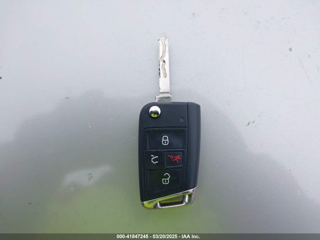 3VV2B7AX4JM218532 Volkswagen Tiguan 2.0t Se/2.0t Sel