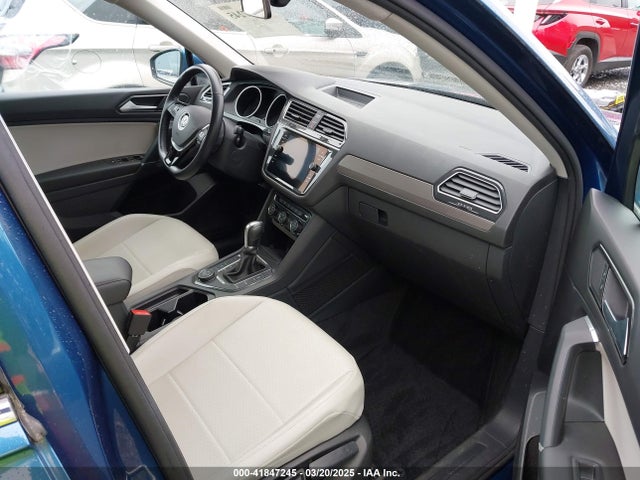 3VV2B7AX4JM218532 Volkswagen Tiguan 2.0t Se/2.0t Sel