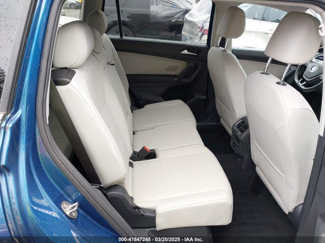 3VV2B7AX4JM218532 Volkswagen Tiguan 2.0t Se/2.0t Sel