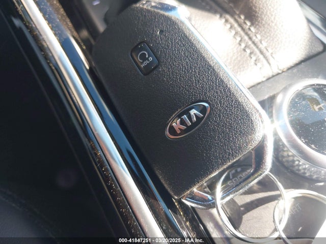 5XYRKDLF9MG053238 KIA SORENTO SX