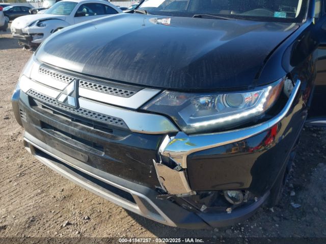 JA4AZ3A39KZ051123 Mitsubishi Outlander Se