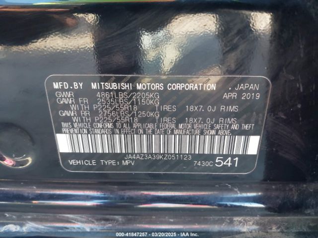 JA4AZ3A39KZ051123 Mitsubishi Outlander Se