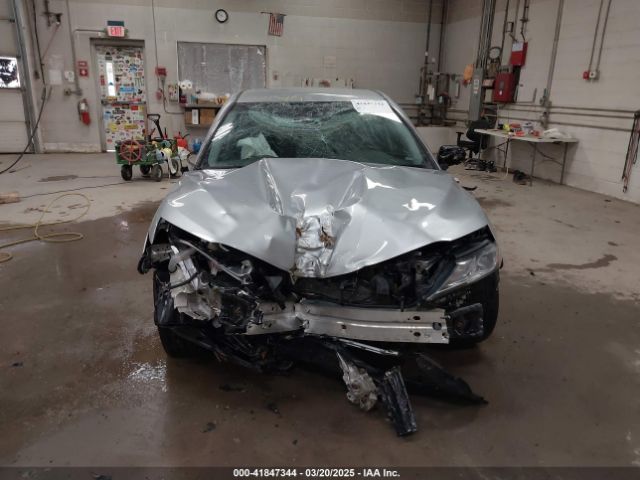 4T1B11HKXJU672462 Toyota CAMRY SE