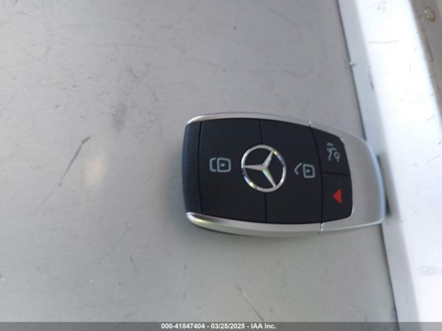 W1N4M4GB2LW026128 Mercedes-Benz GLB 250