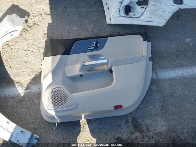 W1N4M4GB2LW026128 Mercedes-Benz GLB 250