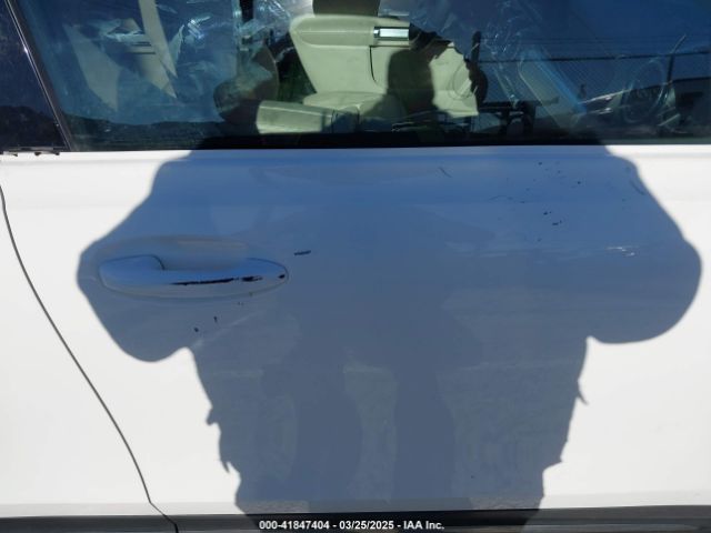 W1N4M4GB2LW026128 Mercedes-Benz GLB 250