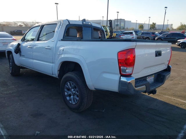 3TMAZ5CN8HM040978 Toyota Tacoma Sr5 V6