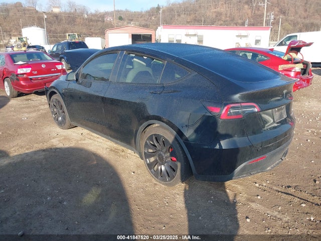 2022 TESLA MODEL Y 7SAYGDEF3NF486365 Photo 2