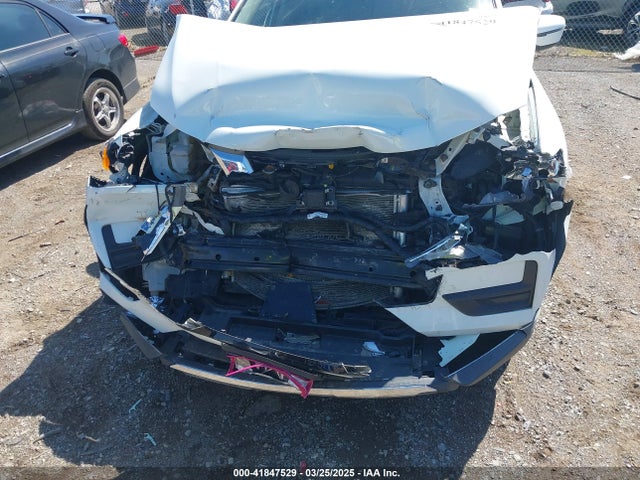 KNMAT2MV5HP603526 Nissan ROGUE SV