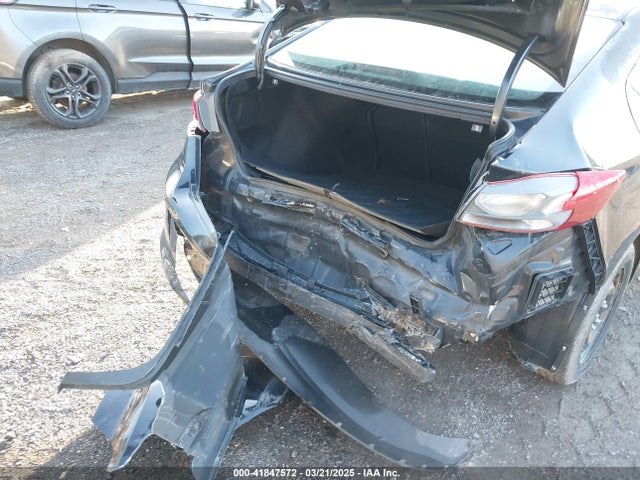 KMHD74LF1HU114948 Hyundai ELANTRA SE