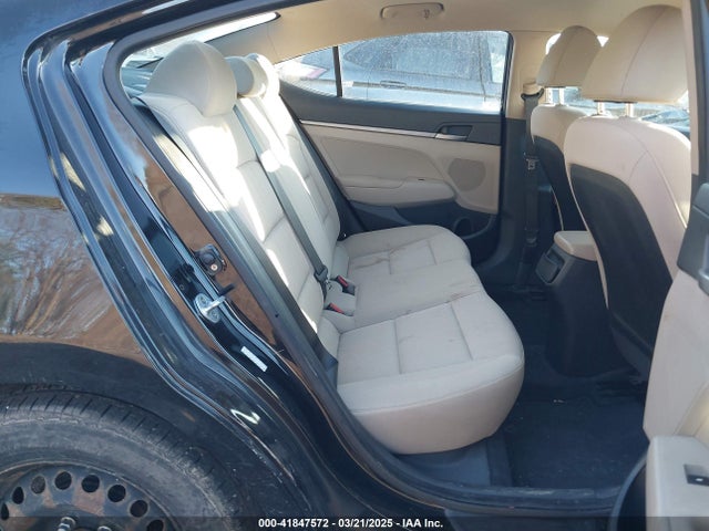 KMHD74LF1HU114948 Hyundai ELANTRA SE