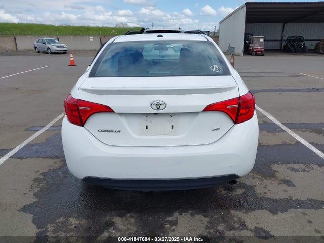 Toyota COROLLA SE 2017 5YFBURHE7HP625322 Image 16