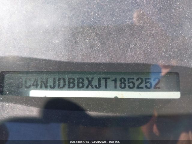 3C4NJDBBXJT185252 Jeep Compass Latitude 4x4