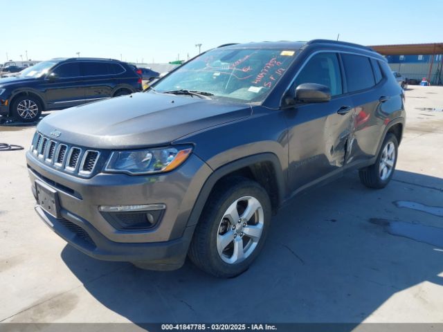 3C4NJDBBXJT185252 Jeep Compass Latitude 4x4