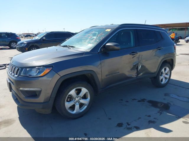 3C4NJDBBXJT185252 Jeep Compass Latitude 4x4