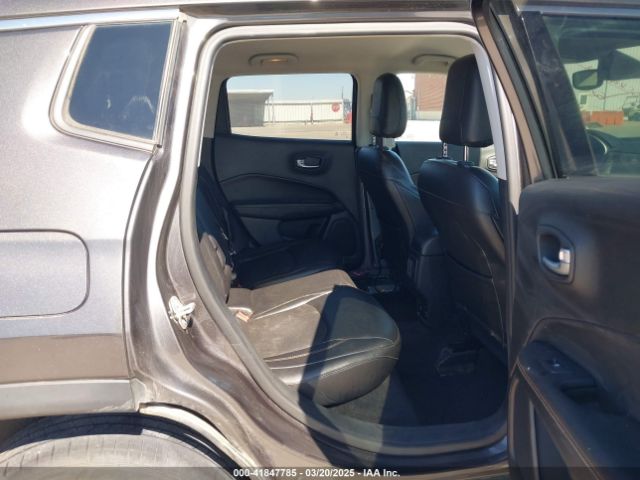 3C4NJDBBXJT185252 Jeep Compass Latitude 4x4
