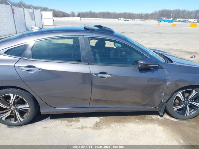 JHMFC1F95JX006736 Honda Civic Touring