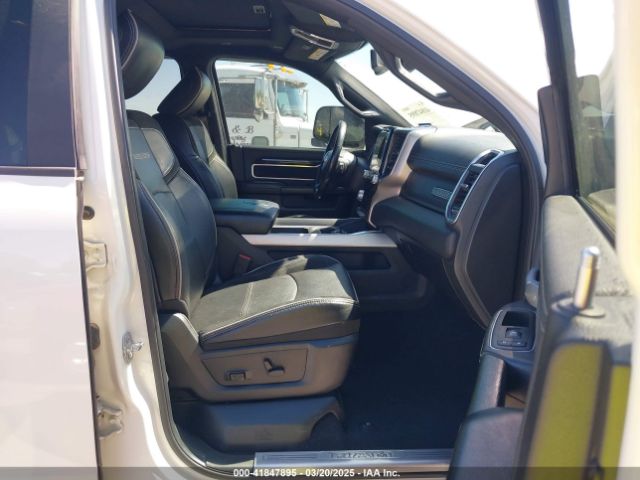 3C6UR5FJ0KG684641 RAM 2500 Laramie  4x4 6'4 Box