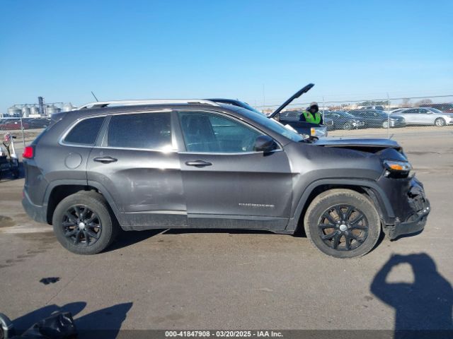 1C4PJMCB8GW162224 Jeep Cherokee Latitude