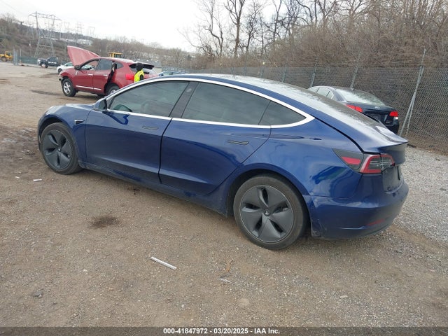 2018 TESLA MODEL 3 5YJ3E1EB2JF056166 Photo 2