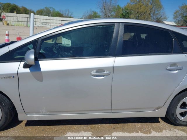 JTDKN3DUXF0428837 Toyota Prius Three