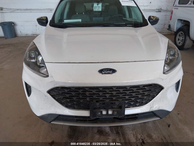 1FMCU9G63NUA61225 Ford ESCAPE SE