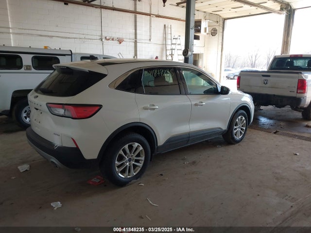 1FMCU9G63NUA61225 Ford ESCAPE SE