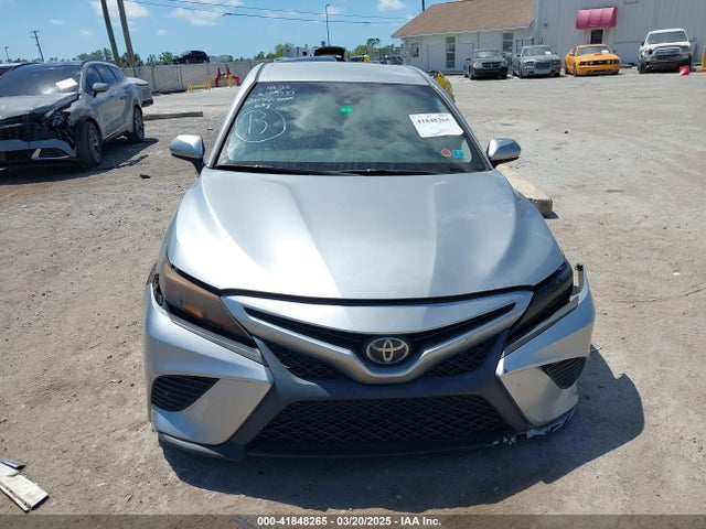 4T1B11HK6JU036170 Toyota CAMRY SE