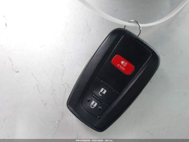 JTDKBRFUXJ3591956 Toyota Prius Two