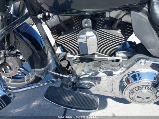 2015 HARLEY-DAVIDSON FLHTCU 1HD1FCM11FB687850 Photo 8