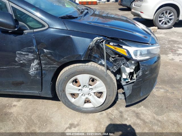 3KPFK4A70JE235109 KIA FORTE LX