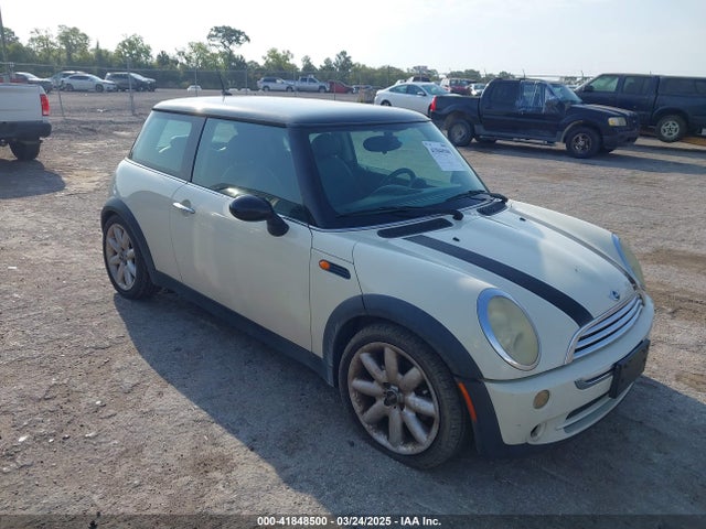 2006 MINI COOPER WMWRC33596TK73174 Photo 0
