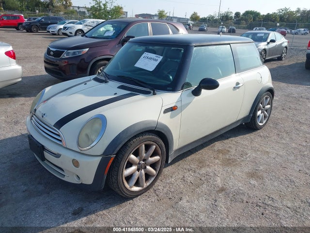 2006 MINI COOPER WMWRC33596TK73174 Photo 1