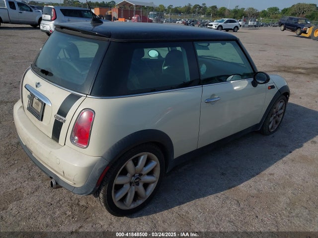 2006 MINI COOPER WMWRC33596TK73174 Photo 3