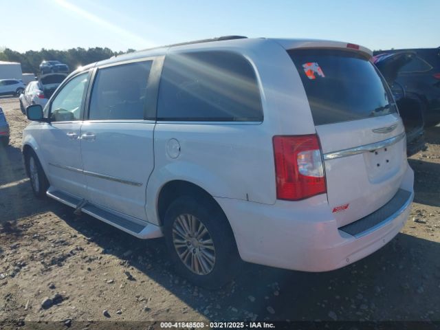 2015 CHRYSLER TOWN & COUNTRY 2C4RC1CG5FR728019 Photo 2