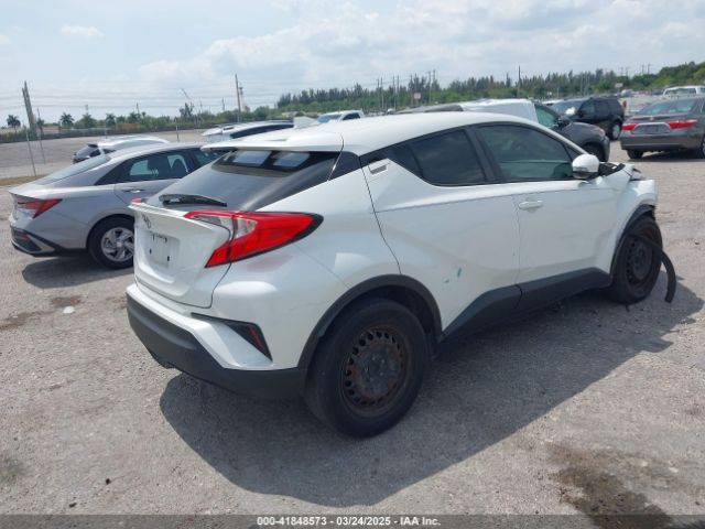 NMTKHMBX4MR130660 Toyota C-HR LE