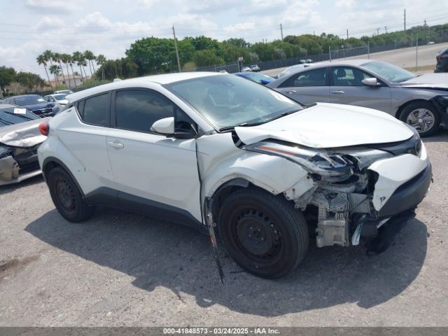 NMTKHMBX4MR130660 Toyota C-HR LE