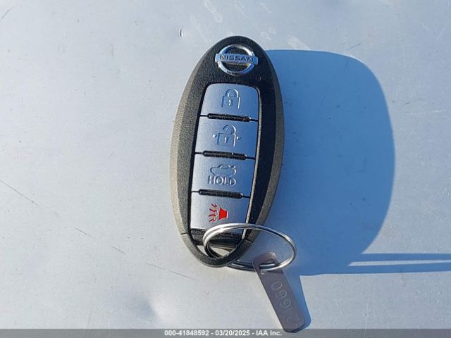 3N1CN8EV8ML925137 Nissan Versa Sv Xtronic Cvt