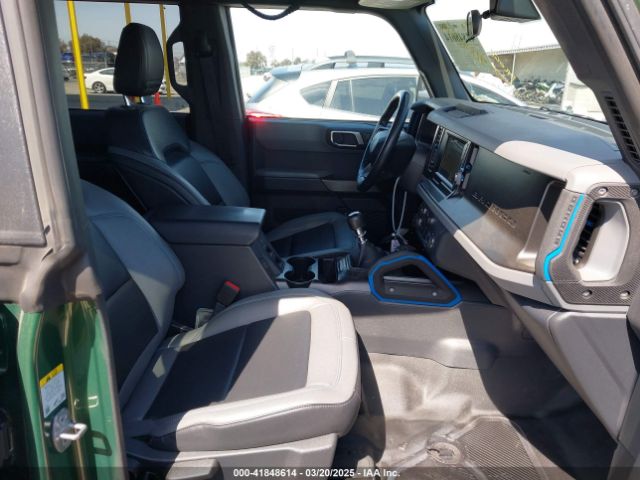 1FMDE5DH2NLB04197 Ford Bronco Black Diamond