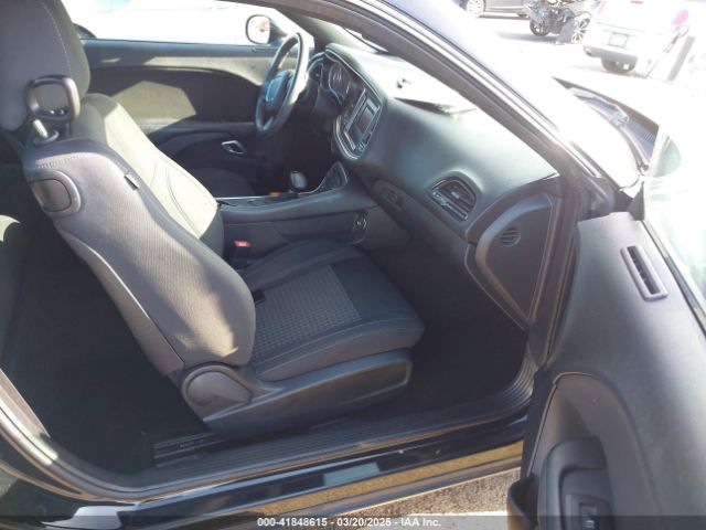 2C3CDZAG6GH101815 Dodge Challenger Sxt