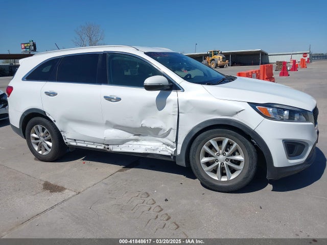 5XYPGDA50GG141084 KIA Sorento 3.3l Lx