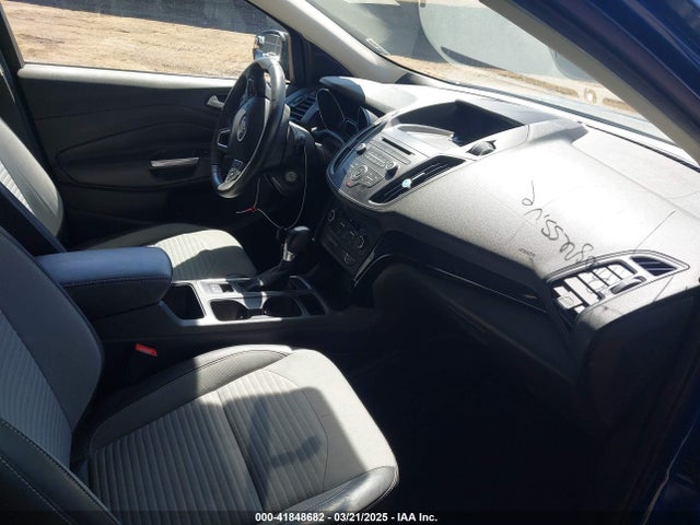 1FMCU9GDXJUA92416 Ford ESCAPE SE