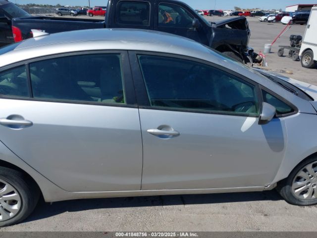KNAFK4A6XG5539136 KIA FORTE LX