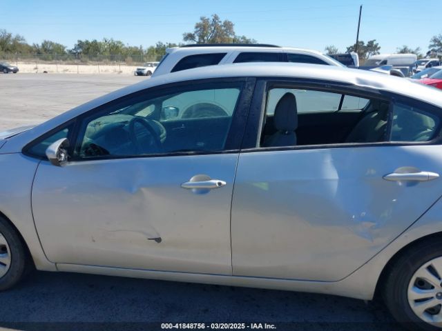 KNAFK4A6XG5539136 KIA FORTE LX