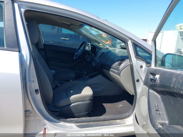 KNAFK4A6XG5539136 KIA FORTE LX