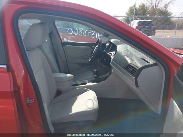 3VWN57BU0KM174678 Volkswagen Jetta 1.4t S