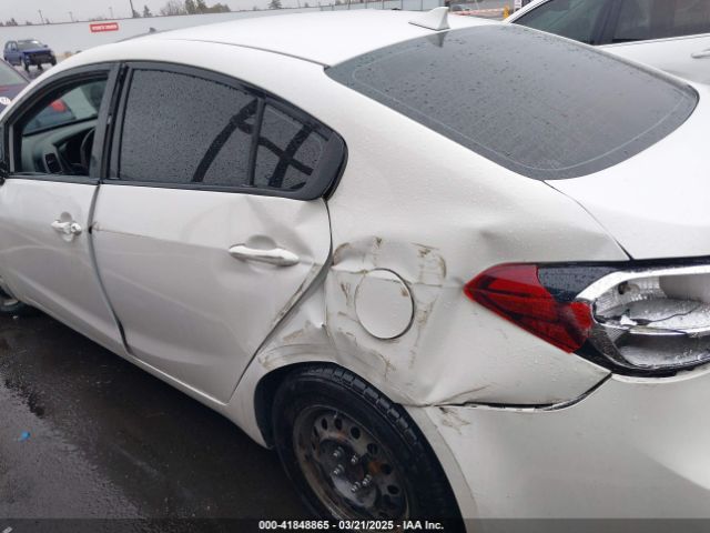 3KPFK4A70JE245753 KIA FORTE LX